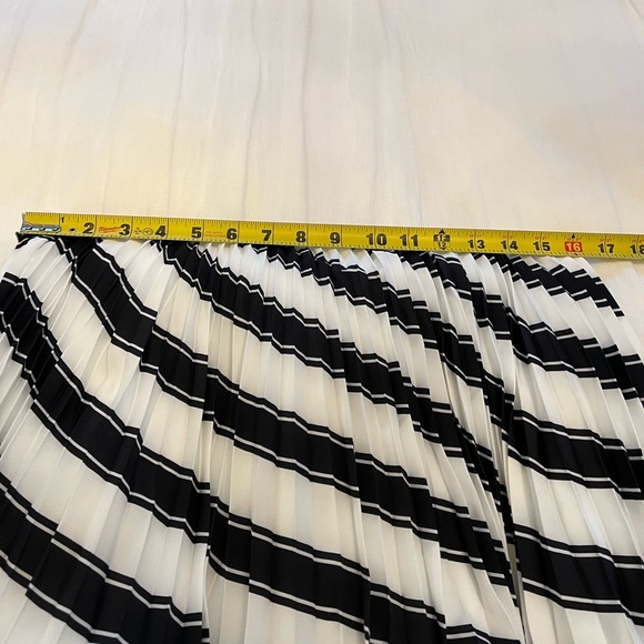 Anthropologie Black and White Pleated Mini Skirt - Picture 5 of 6
